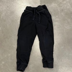 Primary black jogger size 4
